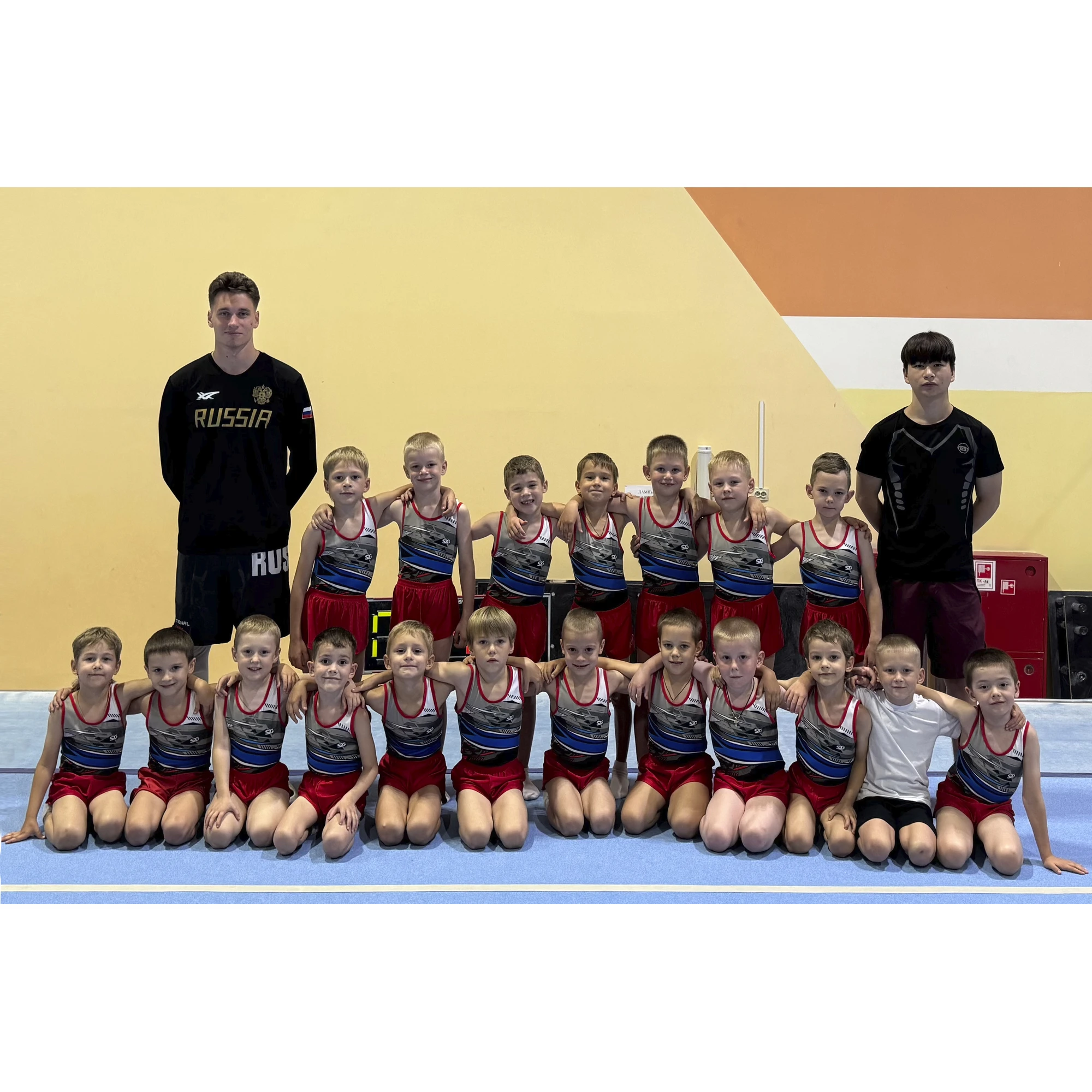 Гимнастические купальники и форма для команд | START2GYM Гимнастические купальники и форма для команд | START2GYM - Лучшая одежда для гимнастики: от тренировок до чемпионатов. Надежные купальники и стильная форма для команд от производителя. Гарантия качества (баннер)