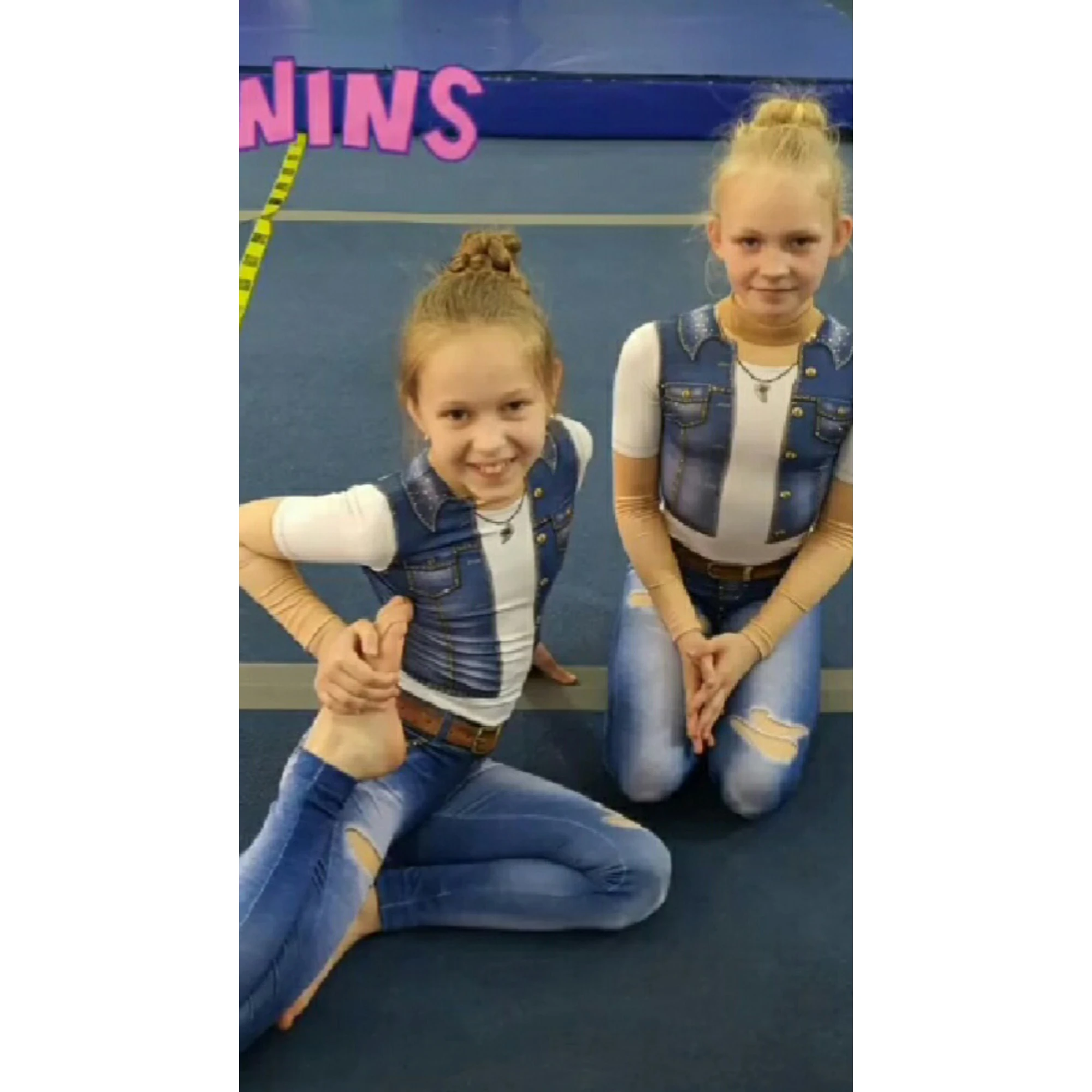 Воздушная гимнастика - Twins1 Воздушная гимнастика - Twins1 - lookbook_obrazi_vozdushnaya_gimnastika_twins1.webp (lookbook фото) - START2GYM