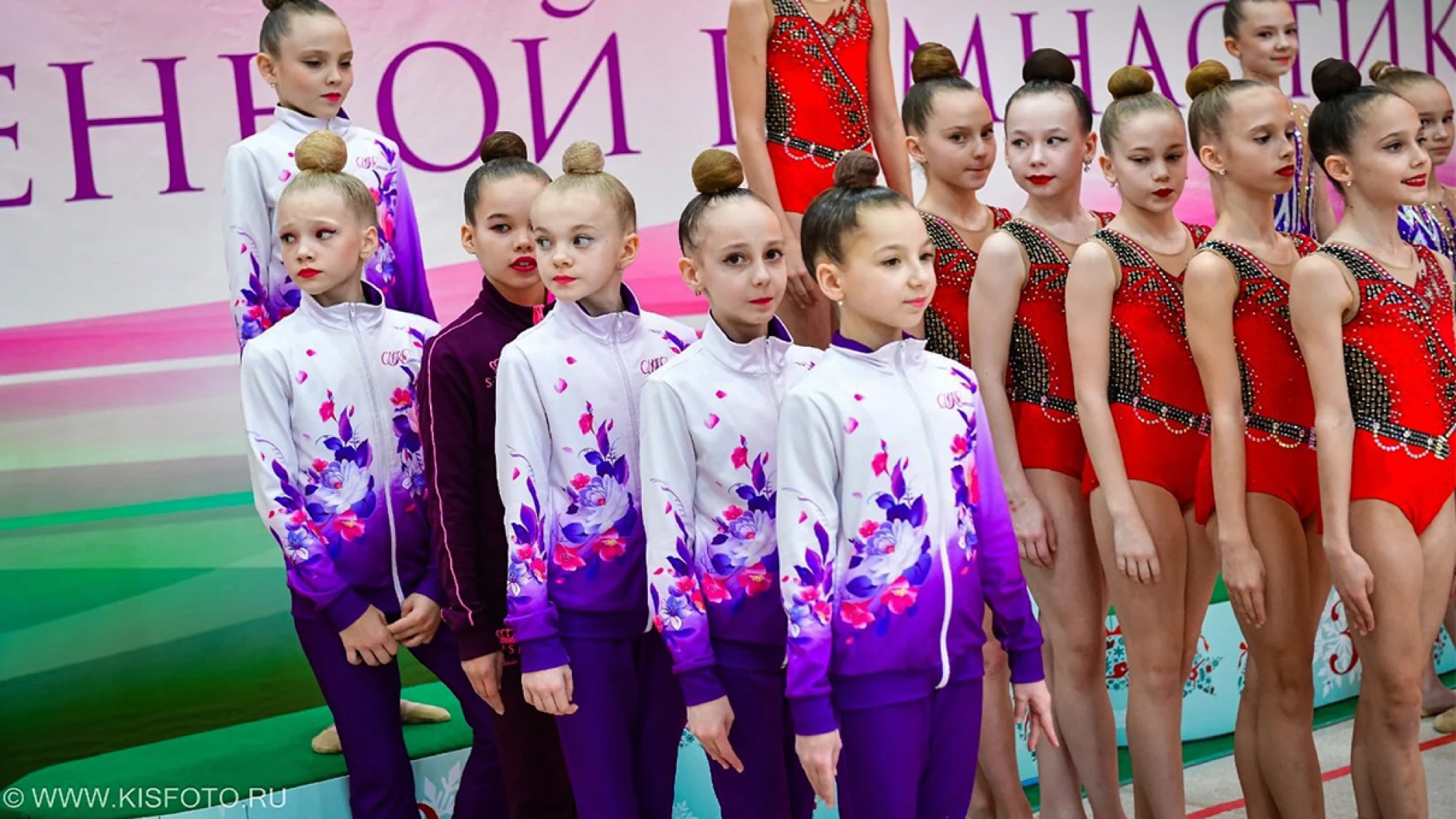 Командная спортивная форма: единство стиля и духа Командная спортивная форма: единство стиля и духа - Создание единого образа команды через качественную спортивную форму. Дизайн, материалы, логистика - все для командного успеха (readbook) - START2GYM